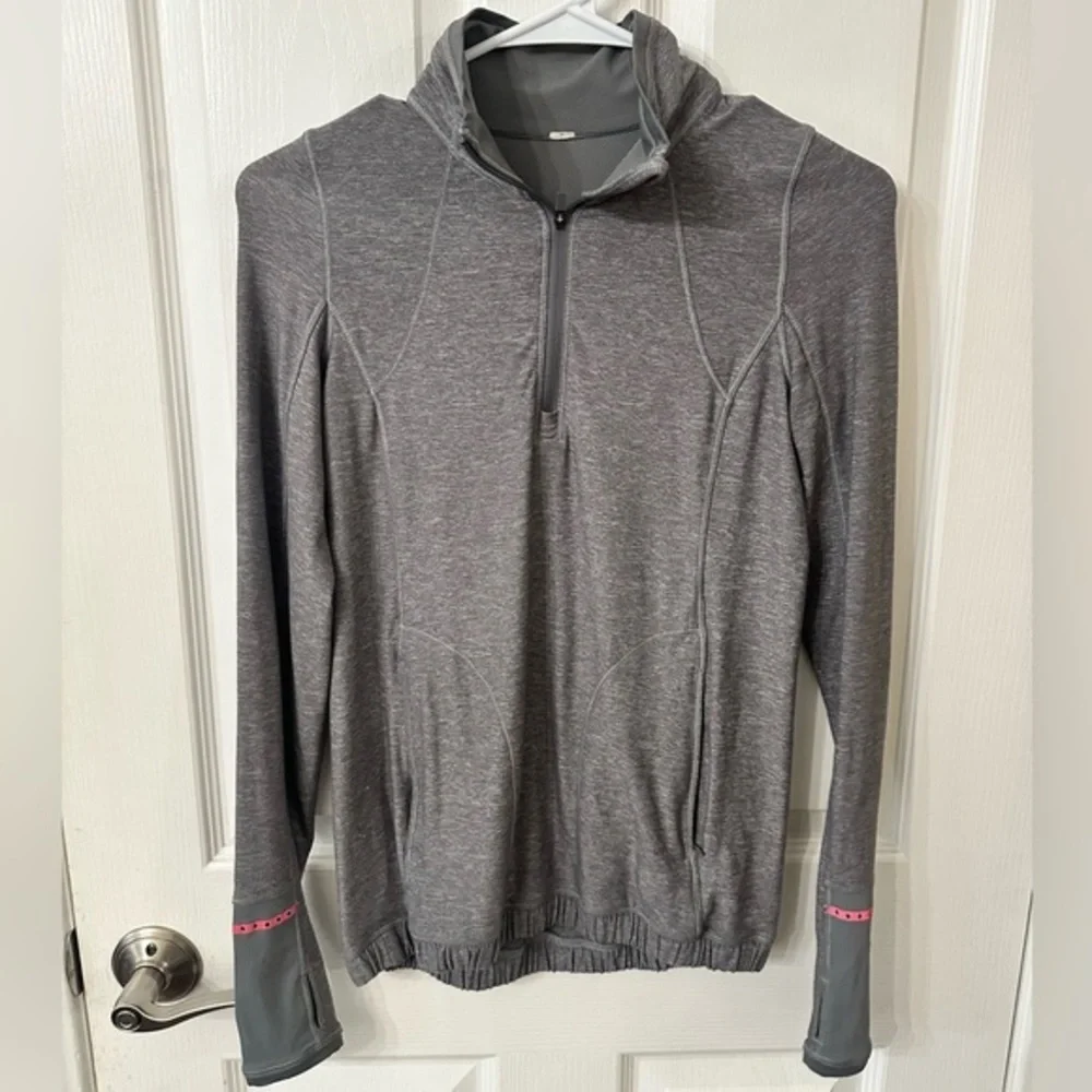 Lululemon Pace Pusher 1/2 Zip long sleeve athletic top, Size 2